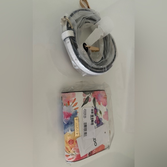 NWT Crossbody Aldo Floral Bag with Matching Wallet - Picture 9 of 13